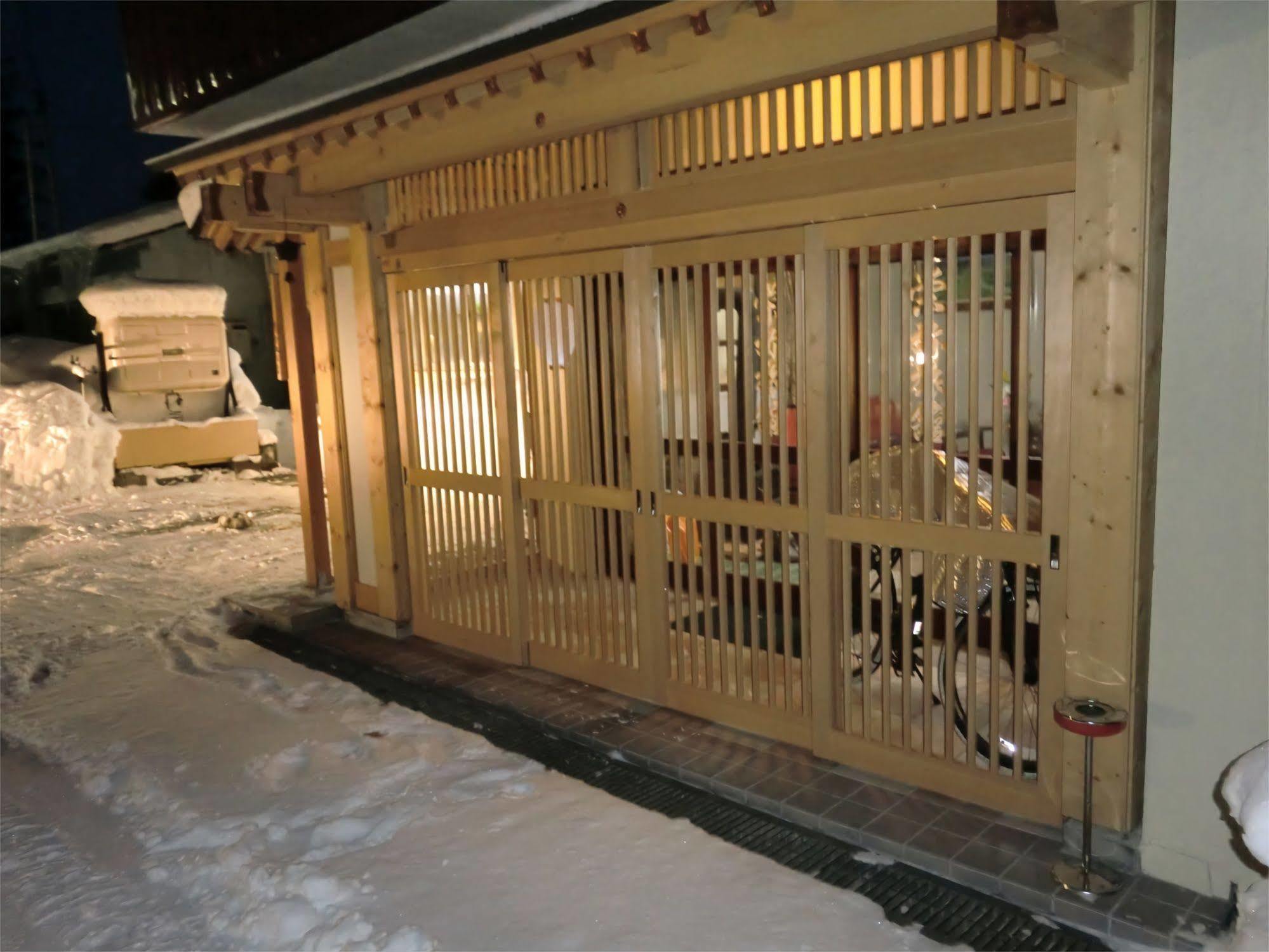 โอชุกุ ออนเซน มินชุกุ ซะกะเอะยะ Hotel Shizukuishi ภายนอก รูปภาพ