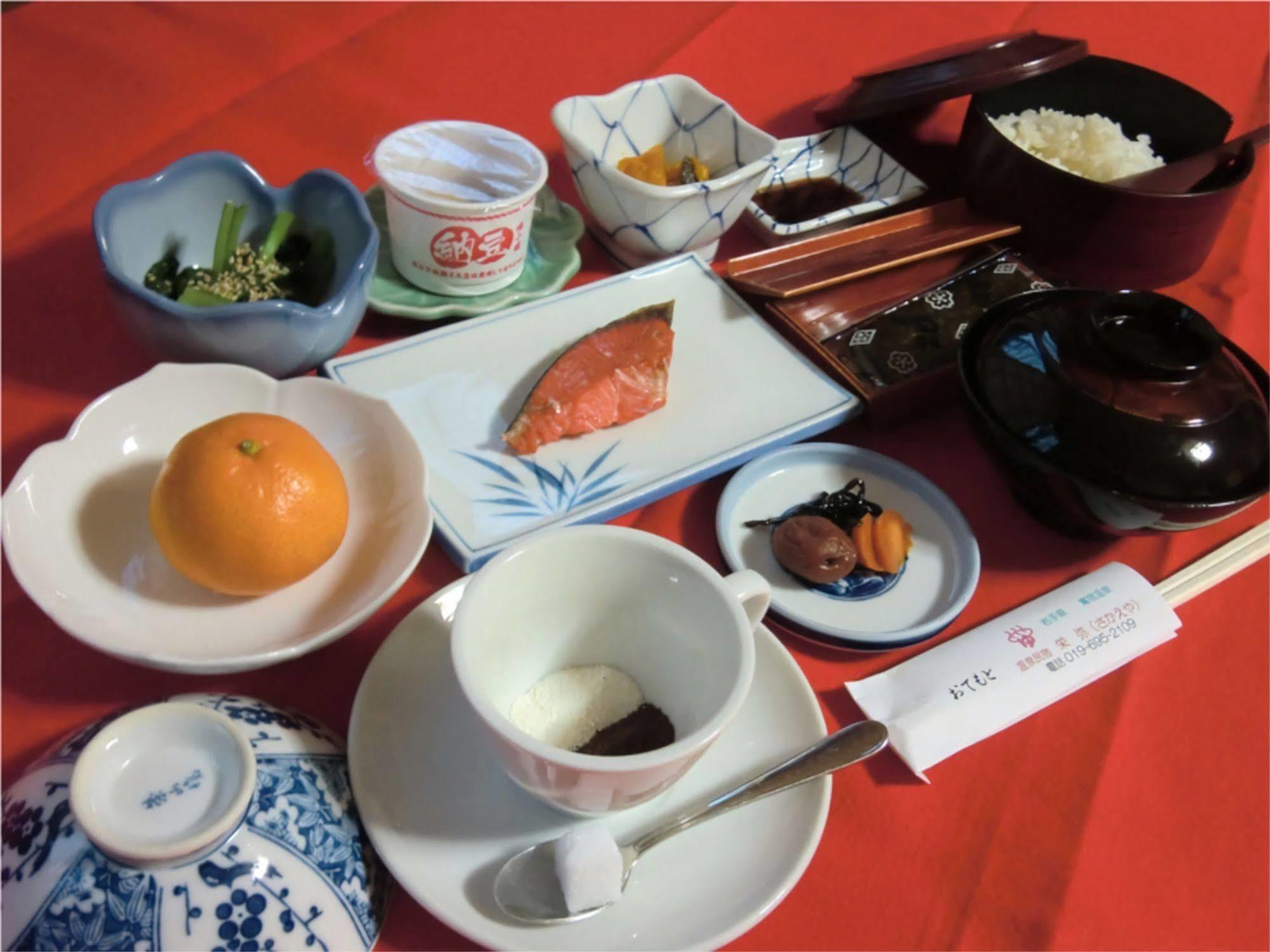 โอชุกุ ออนเซน มินชุกุ ซะกะเอะยะ Hotel Shizukuishi ภายนอก รูปภาพ
