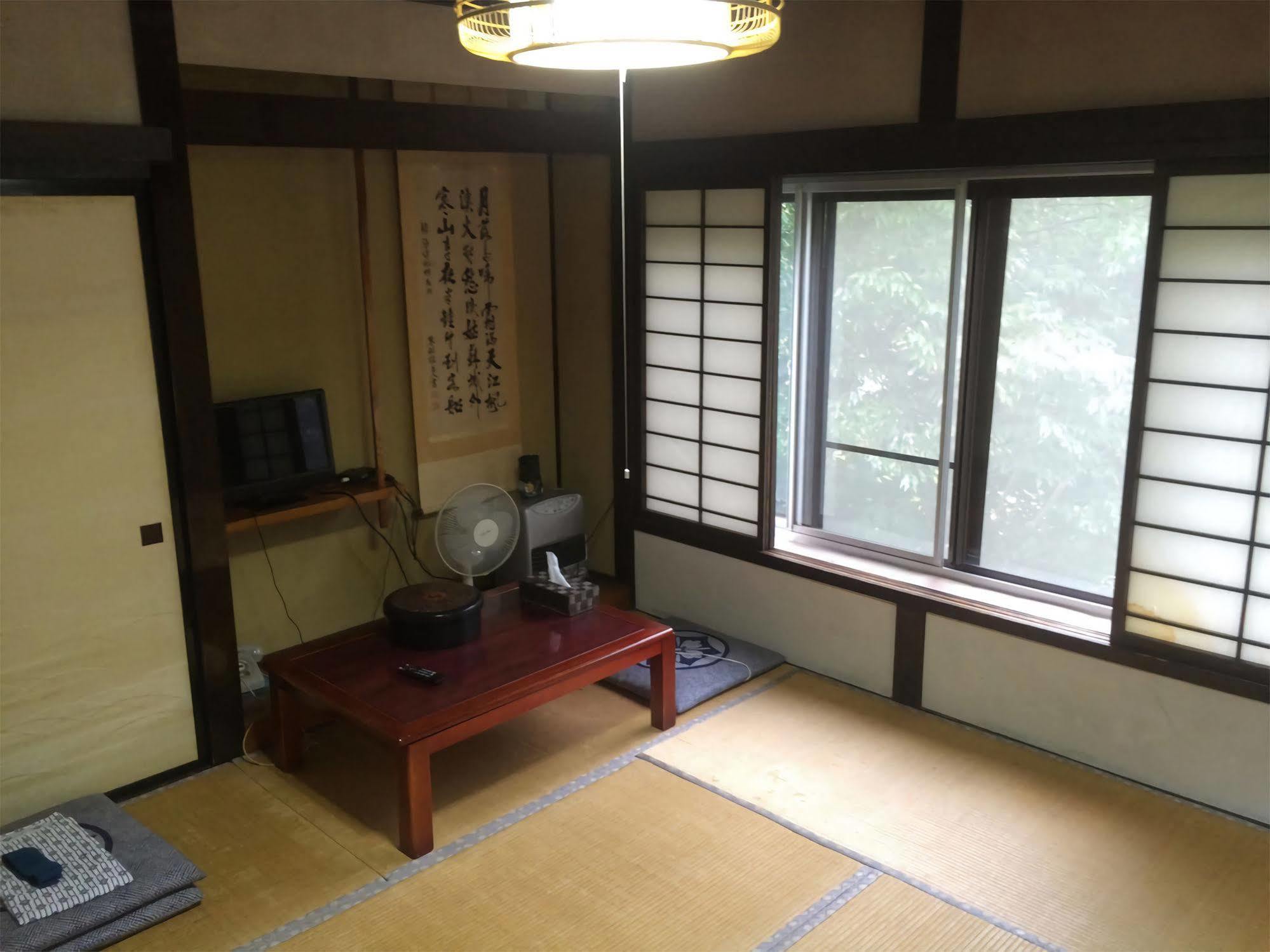 โอชุกุ ออนเซน มินชุกุ ซะกะเอะยะ Hotel Shizukuishi ภายนอก รูปภาพ
