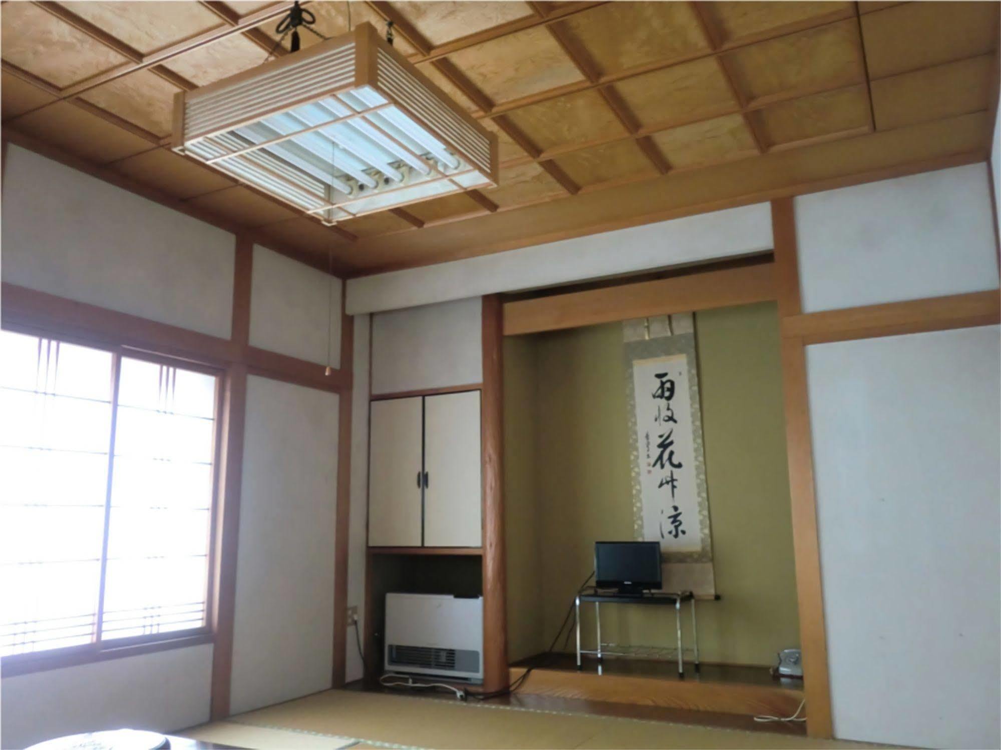 โอชุกุ ออนเซน มินชุกุ ซะกะเอะยะ Hotel Shizukuishi ภายนอก รูปภาพ